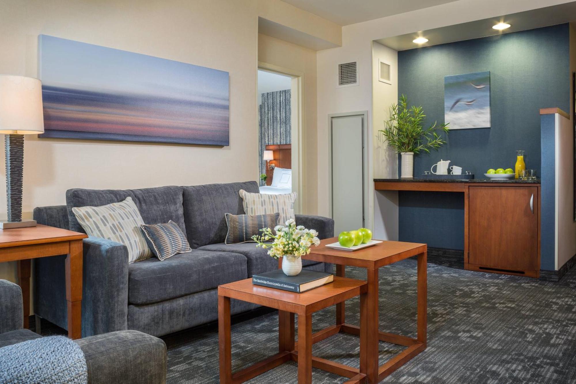Courtyard Burlington Harbor Hotel Exterior foto