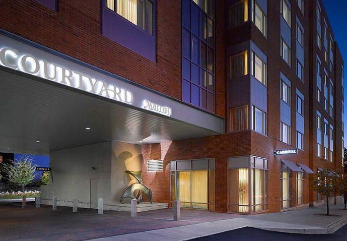 Courtyard Burlington Harbor Hotel Exterior foto
